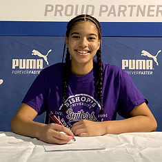 Mia Hollingsworth.jpg